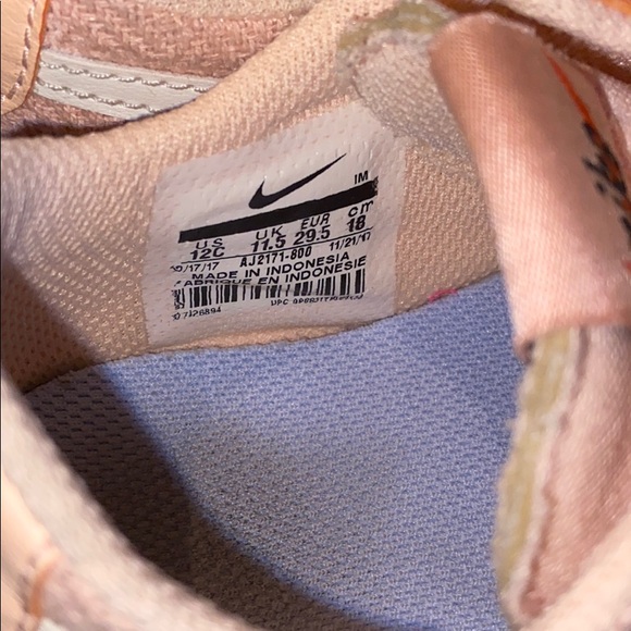Nike toddler peach shoes size 12 - Picture 8 of 8